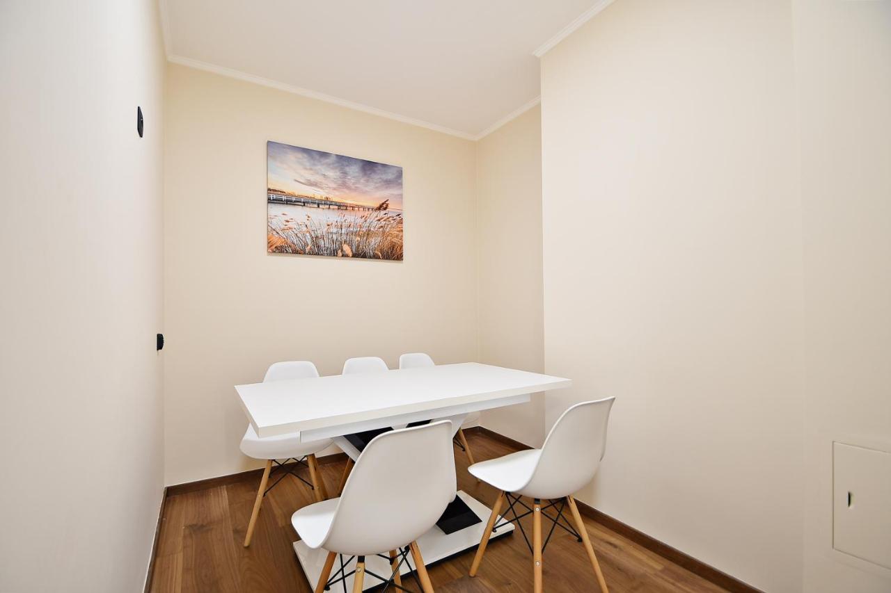 Wola Apartment Warszawa Eksteriør bilde